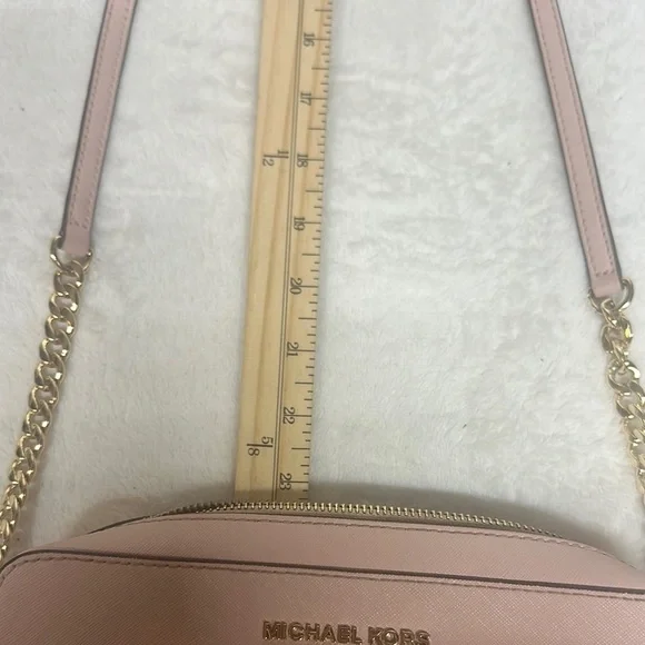 Michael Kors Pink Crossbody Bag with Structured Design - Picture 16 of 16
